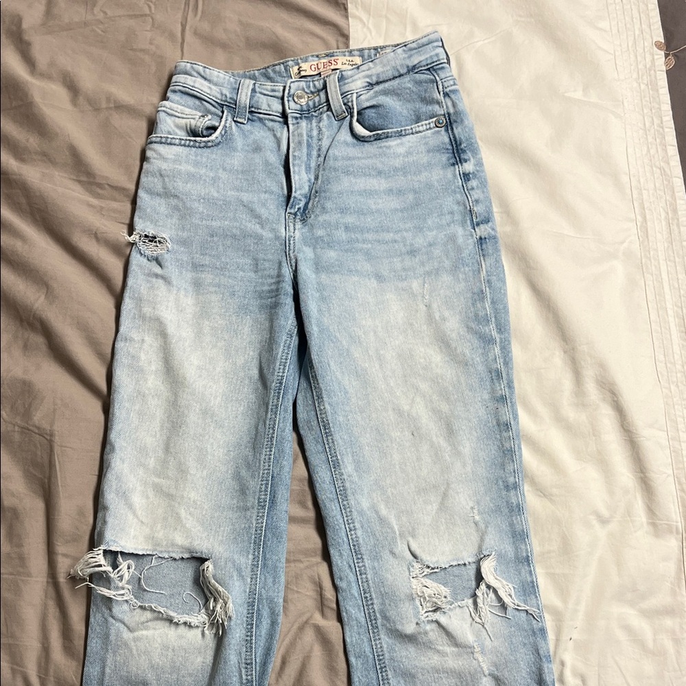 Guess Light Wash Distressed 90’s Straight Jeans